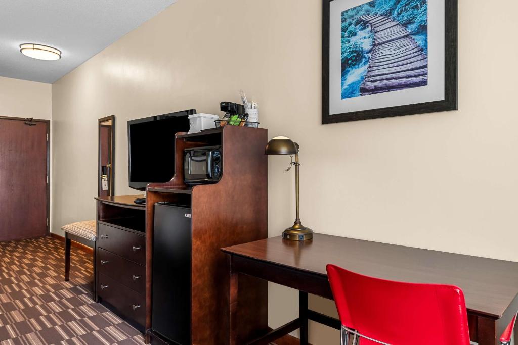 Best Western University Inn - Tap to explore photos