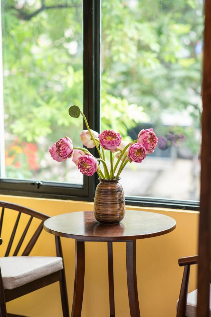 Old Quarter Lux Boutique Railview Retreat