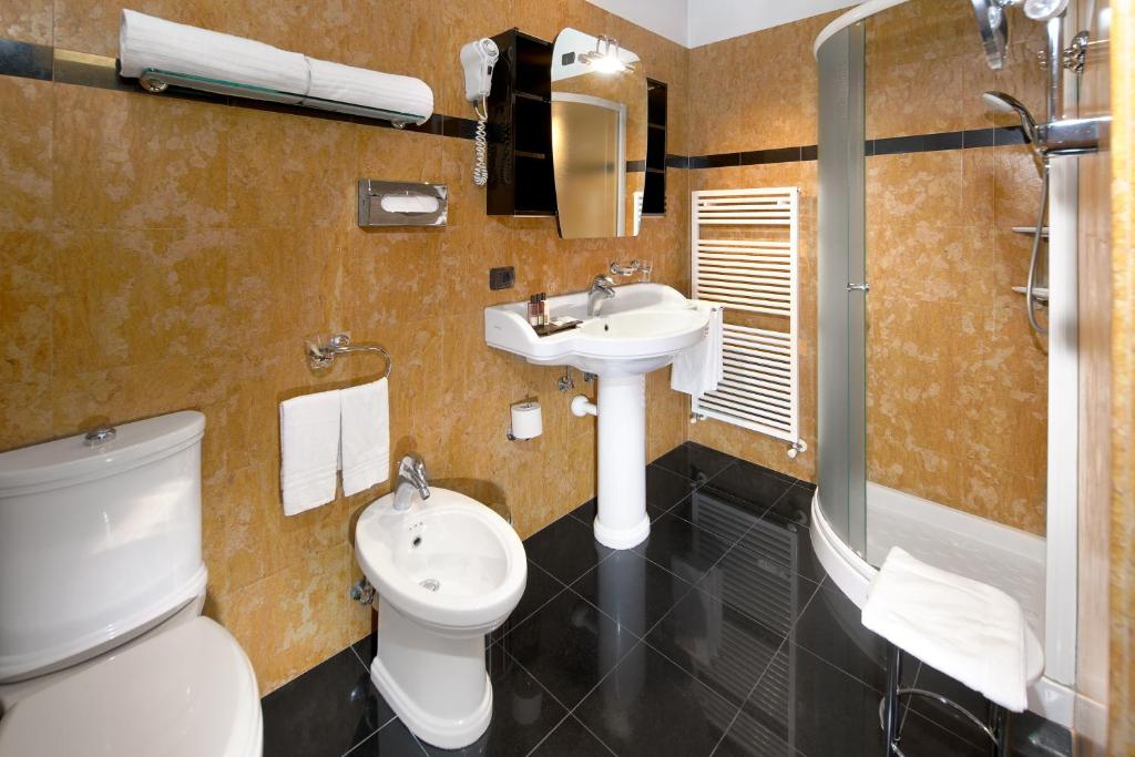 Hotel Villa Cansignorio - Tap to explore photos