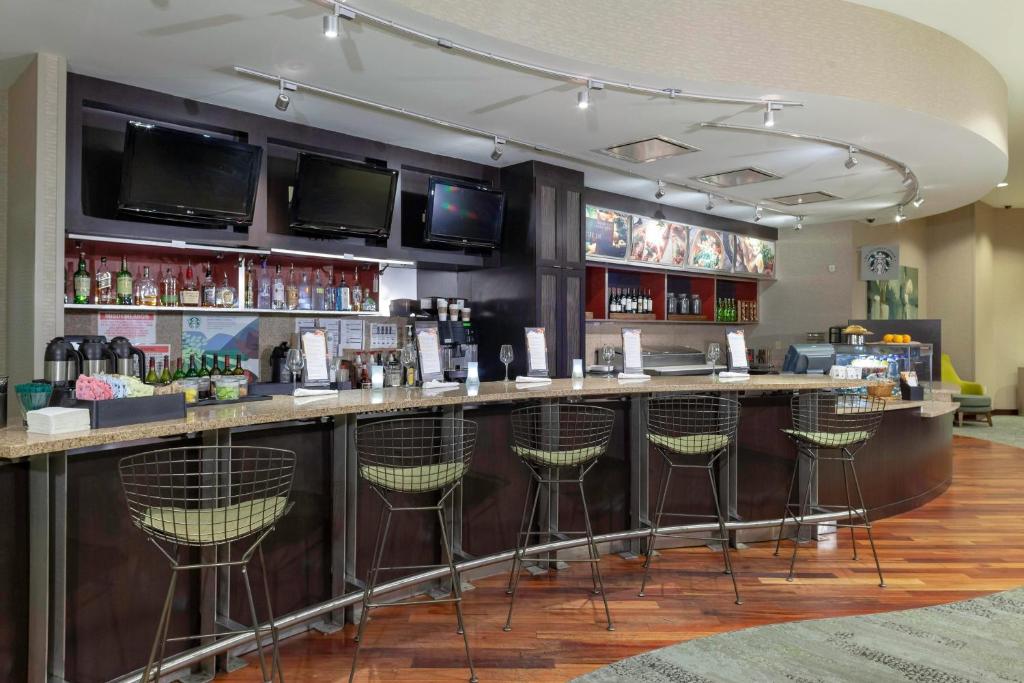 Courtyard by Marriott Downtown Memphis image