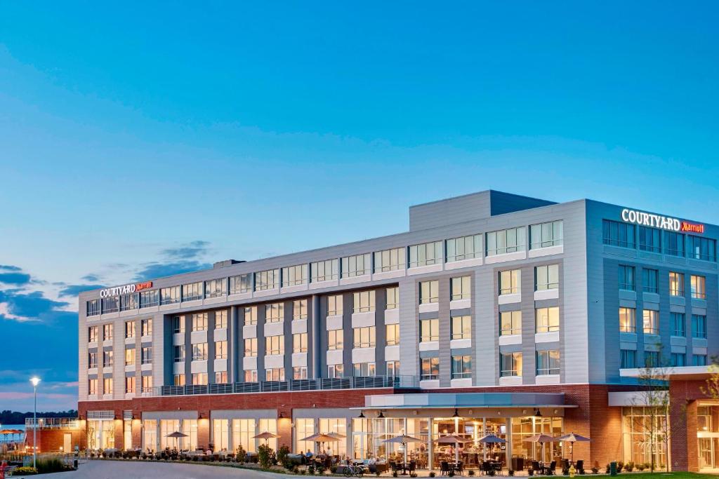 Courtyard by Marriott Erie Bayfront image