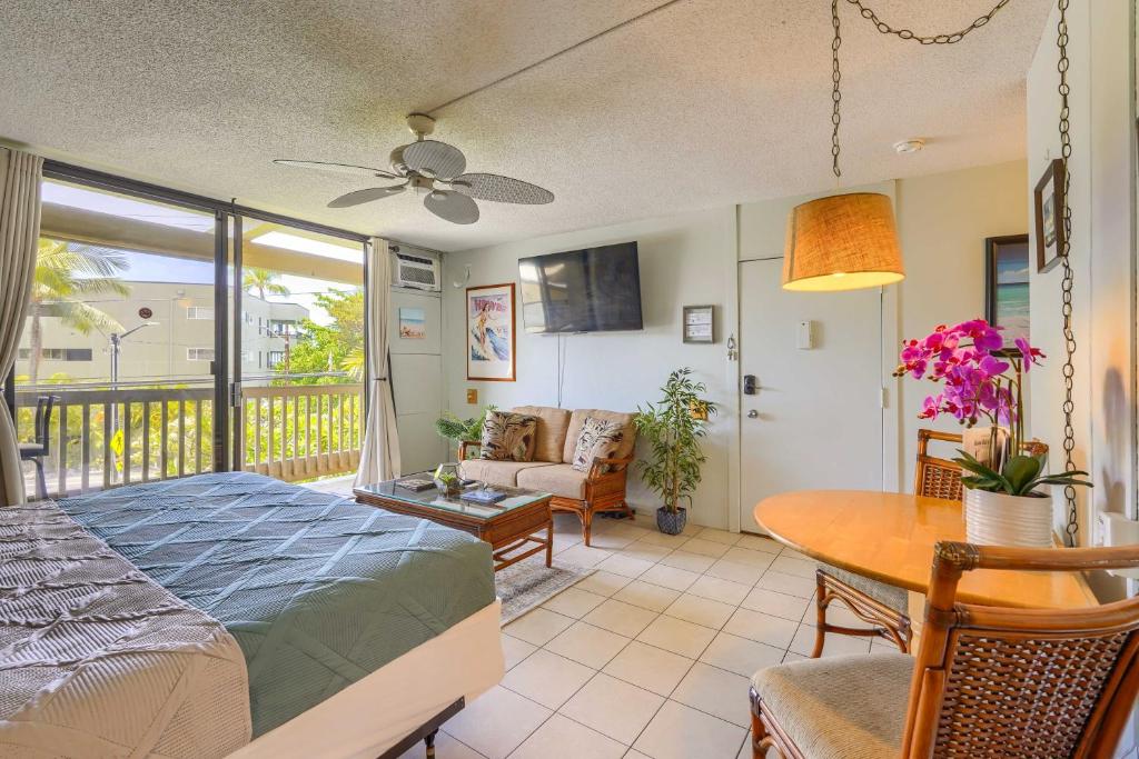 Comfortable Beach Couples Studio Island Retreat-Beach Gear Included - Tap to explore photos