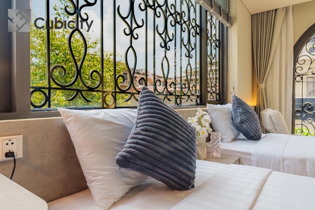 Cubicity Wall Street House