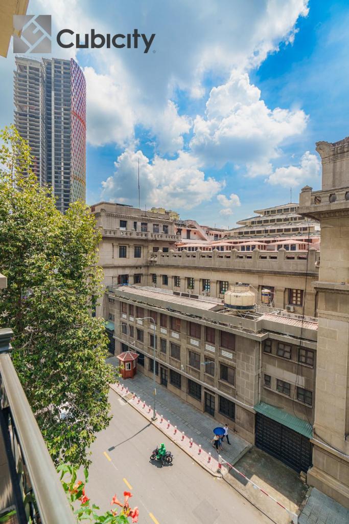 Cubicity Wall Street House