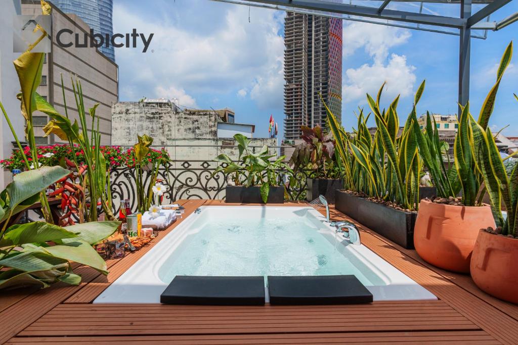 Cubicity Wall Street House