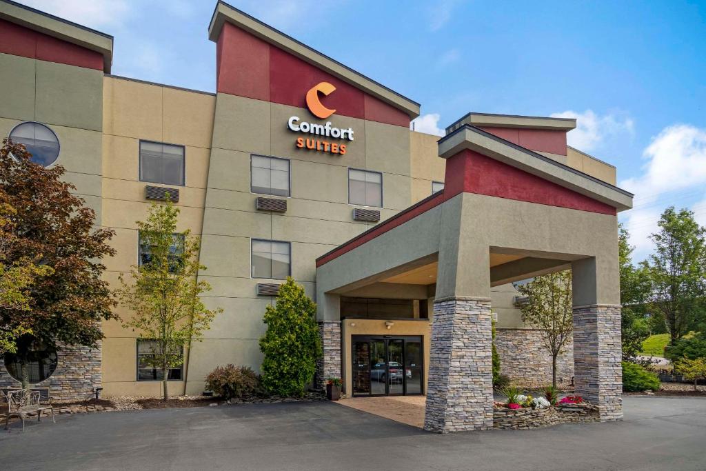 Comfort Suites Monaca image