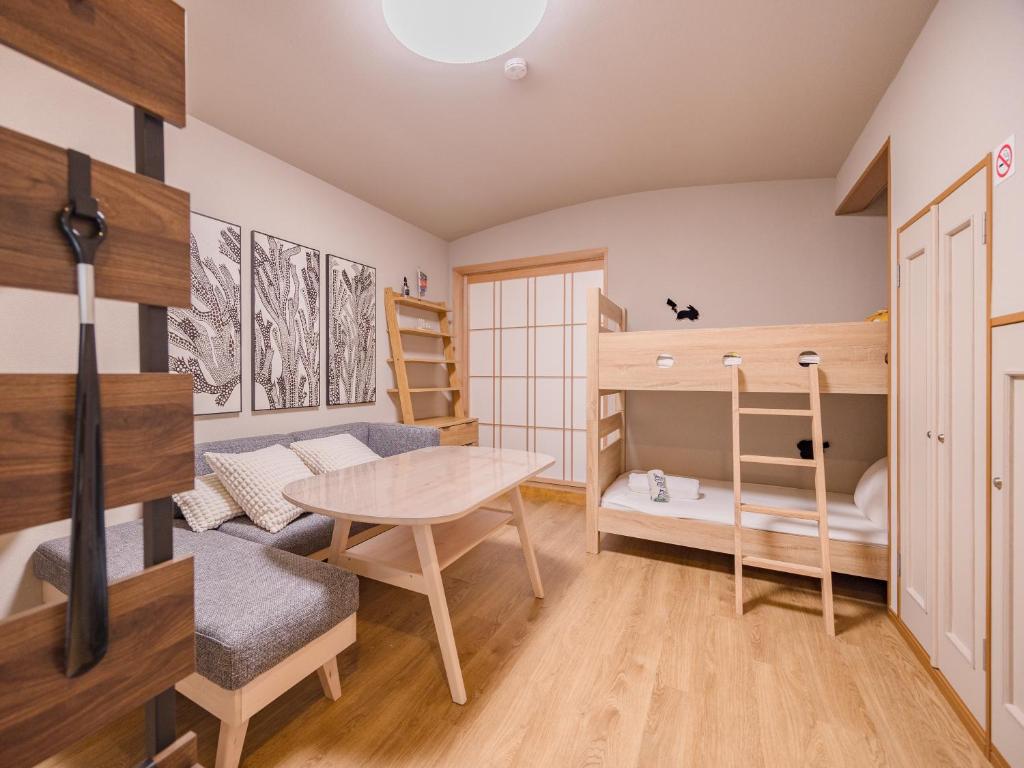 Fox inn 1F 3 mins from Hanazonocho, فندق 81 أوساكا (إس جي كلين