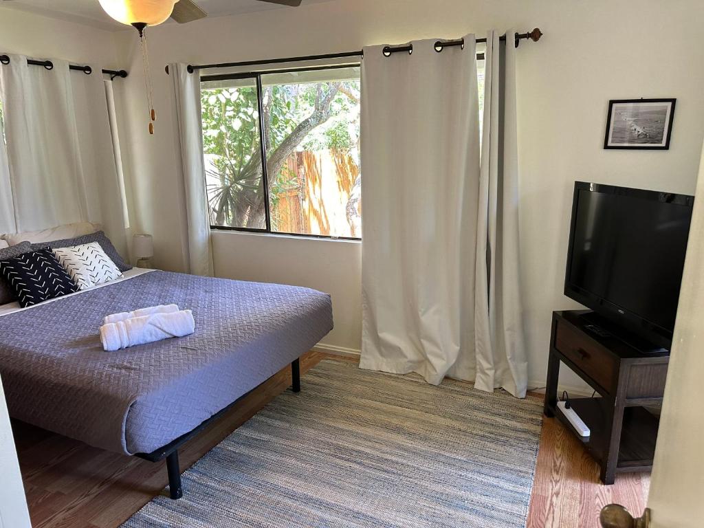 Great location, right by beaches and snorkeling! - Tap to explore photos