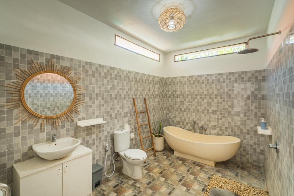 Modern 3 Bedrooms Villa Beach Walking Distance - Tap to explore photos