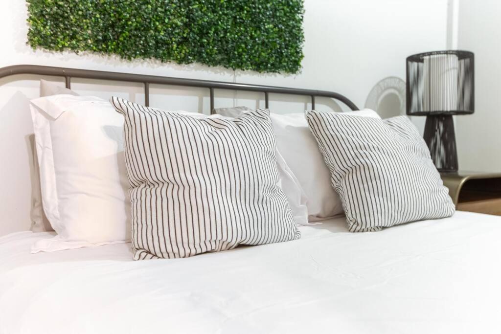 Chic and Cozy Loft on Jasper Ave near Rogers Place and LRT Line - Tap to explore photos