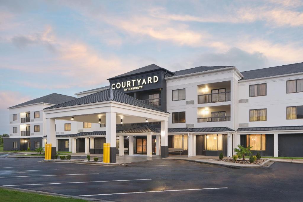 Courtyard by Marriott Florence image