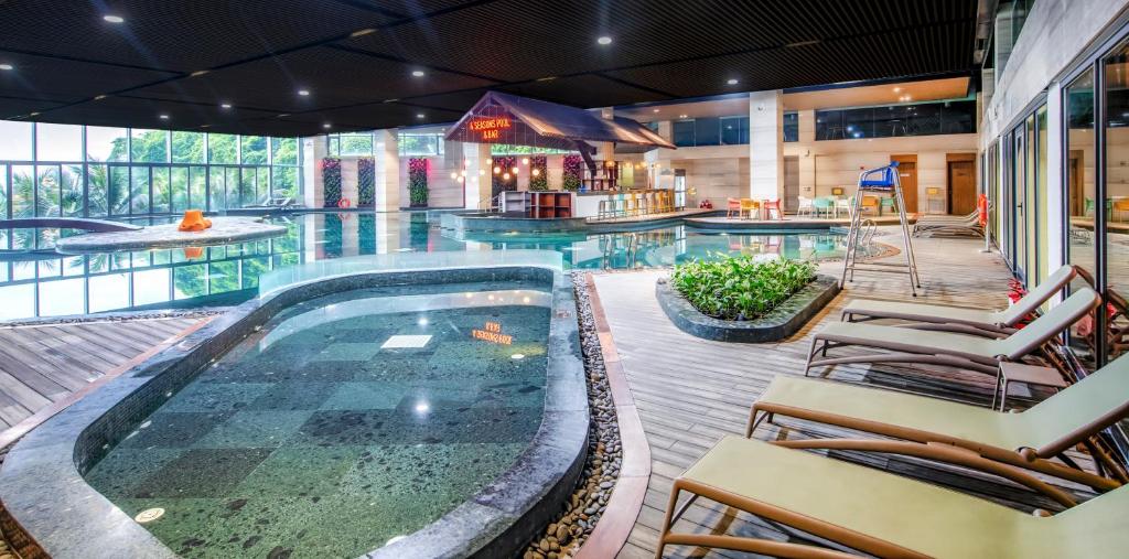 Flamingo Cat Ba Beach Resort