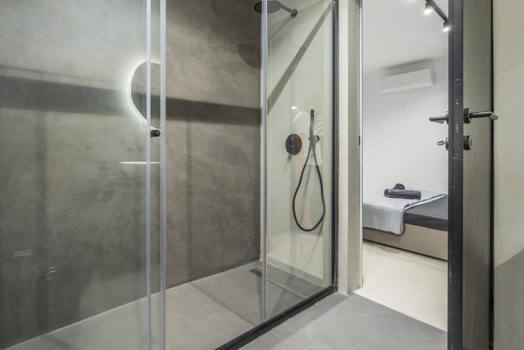 LoftNoir Sliema Spacious & very close to seafront - Tap to explore photos