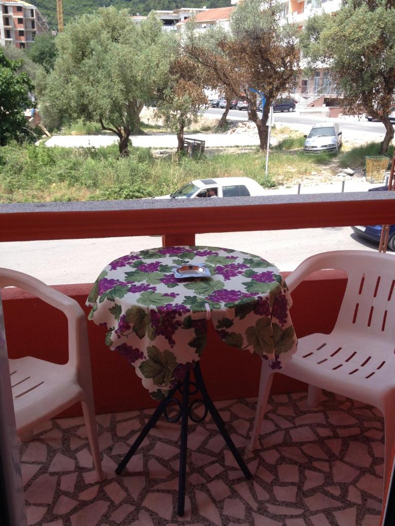 Апартаменты (Апартаменты с 1 спальней и балконом (для 3 взрослых)), Apartments Holiday