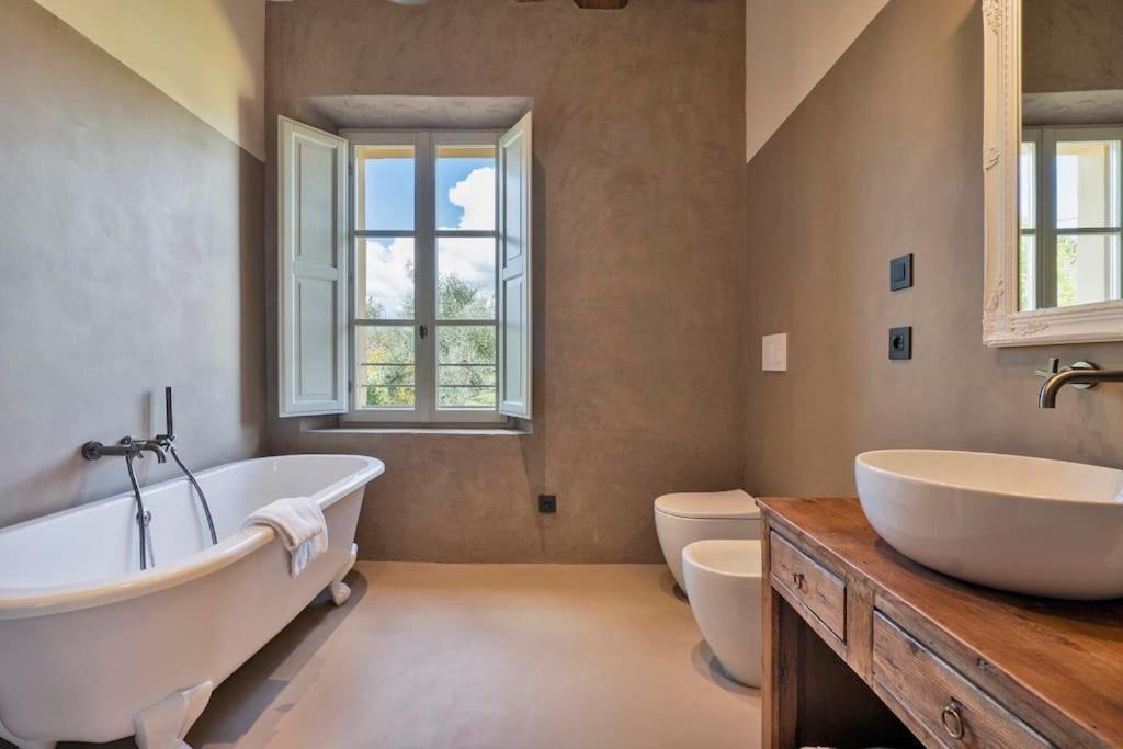 Exclusive Villa Mami - Tap to explore photos