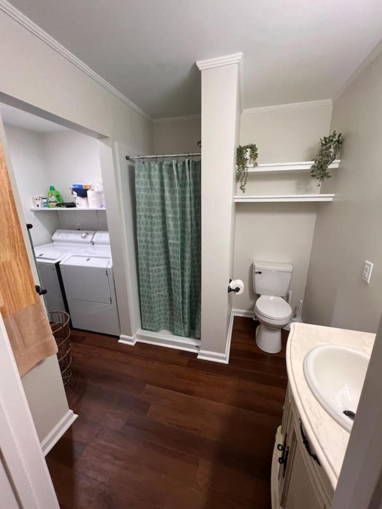 Lux Studio W Kitchenette Pet Yes image