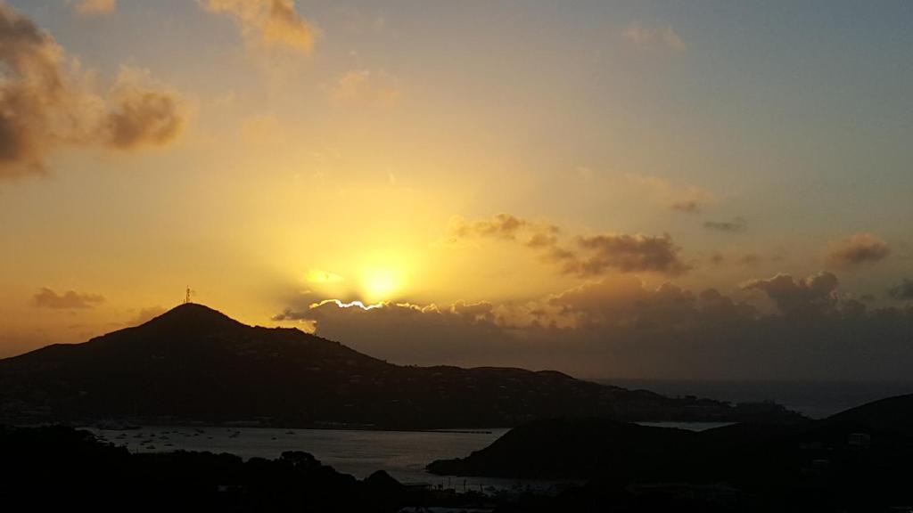Sunset Gardens Guesthouse photo 3