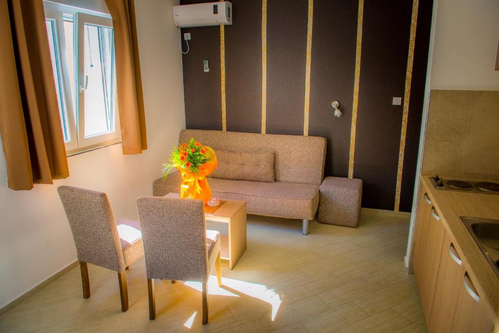 Апартаменты (Апартаменты с 1 спальней и балконом), Apartmani Barović Bečići