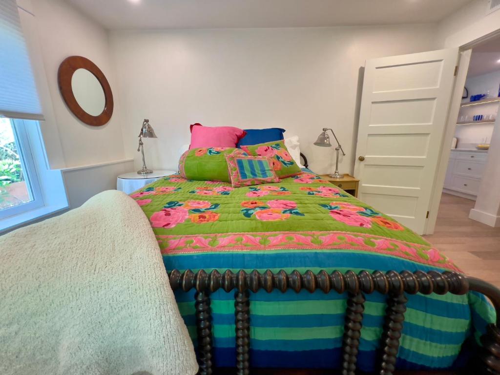 Pied-à-Terre Courtyard Luxury Guest Suite image