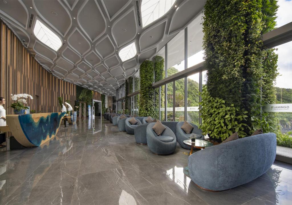 Flamingo Cat Ba Beach Resort