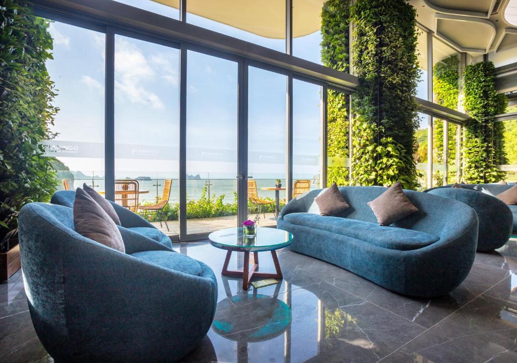 Flamingo Cat Ba Beach Resort