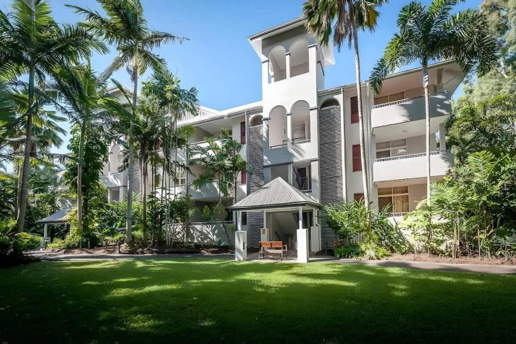 The MAGNA by Reef Stays, Cairns