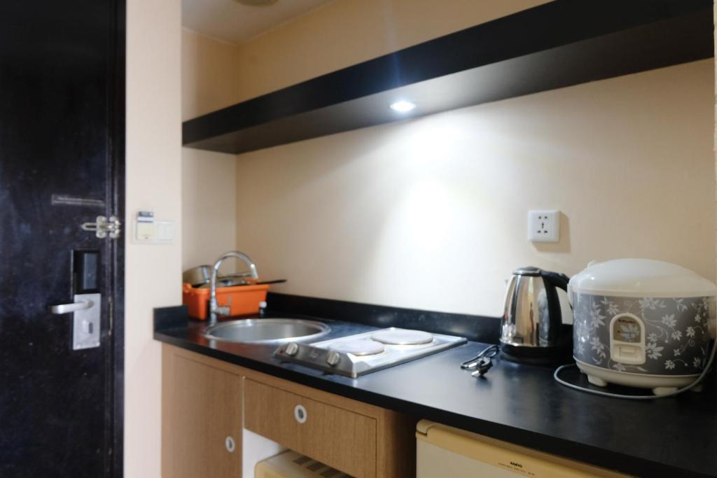 Strategic and Comfy 1BR at Braga City Walk Apartment By Travelio photo 4