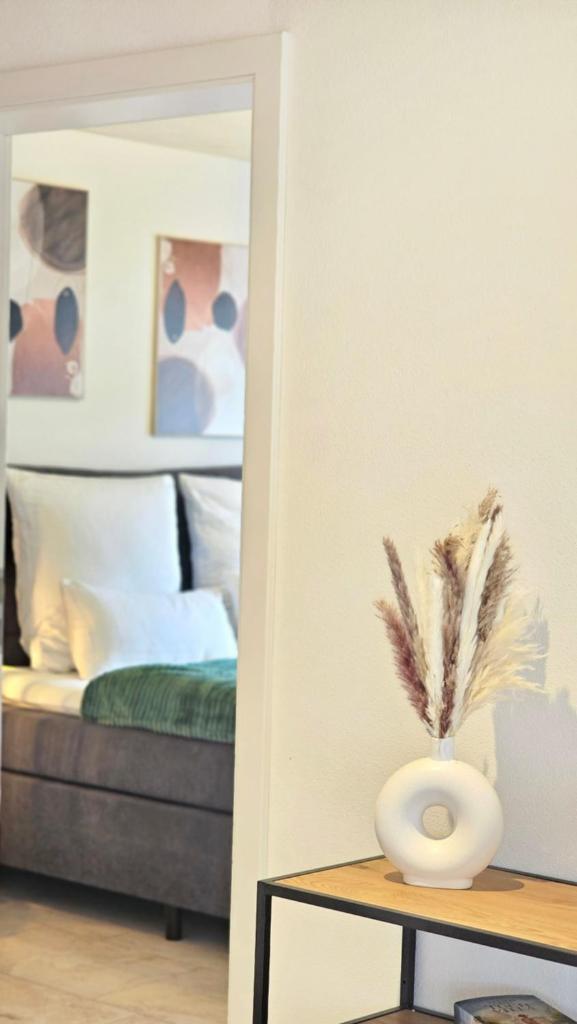 Weil am Rhein I Design-Apartment I Klimaanlage I Balkon I Boxspring - Tap to explore photos