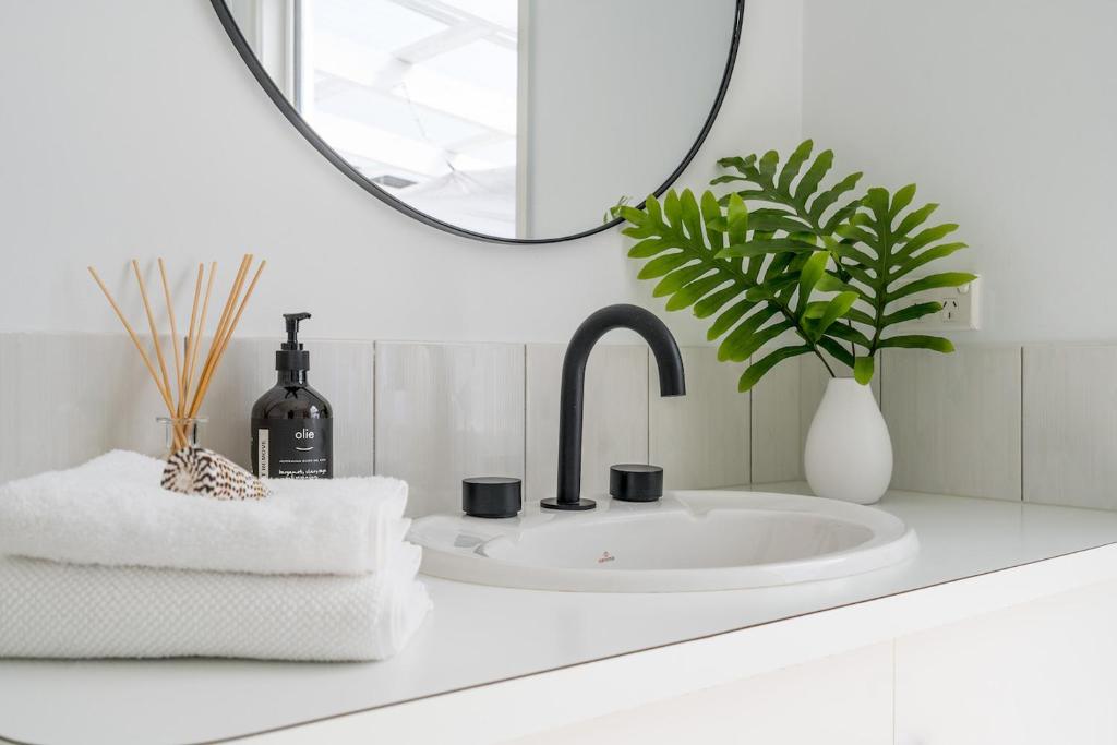 The Hideaway - Coastal Chic Living photo 2