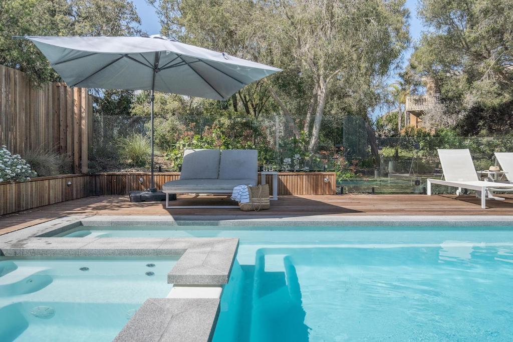The Hideaway - Coastal Chic Living