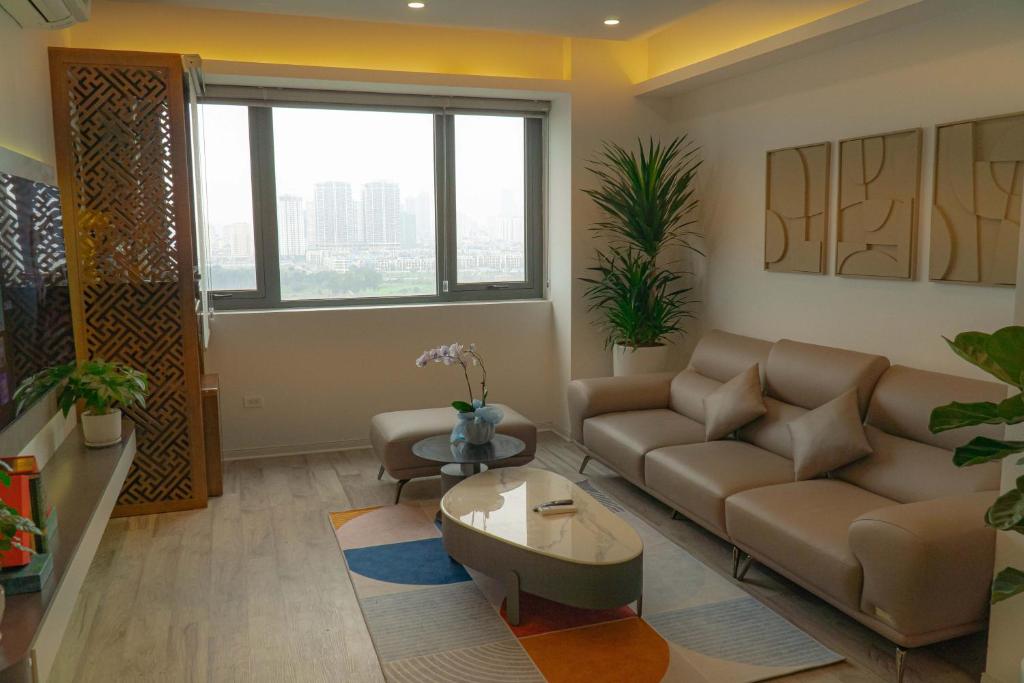 Lakeview Luxe 2BR: Serenity!
