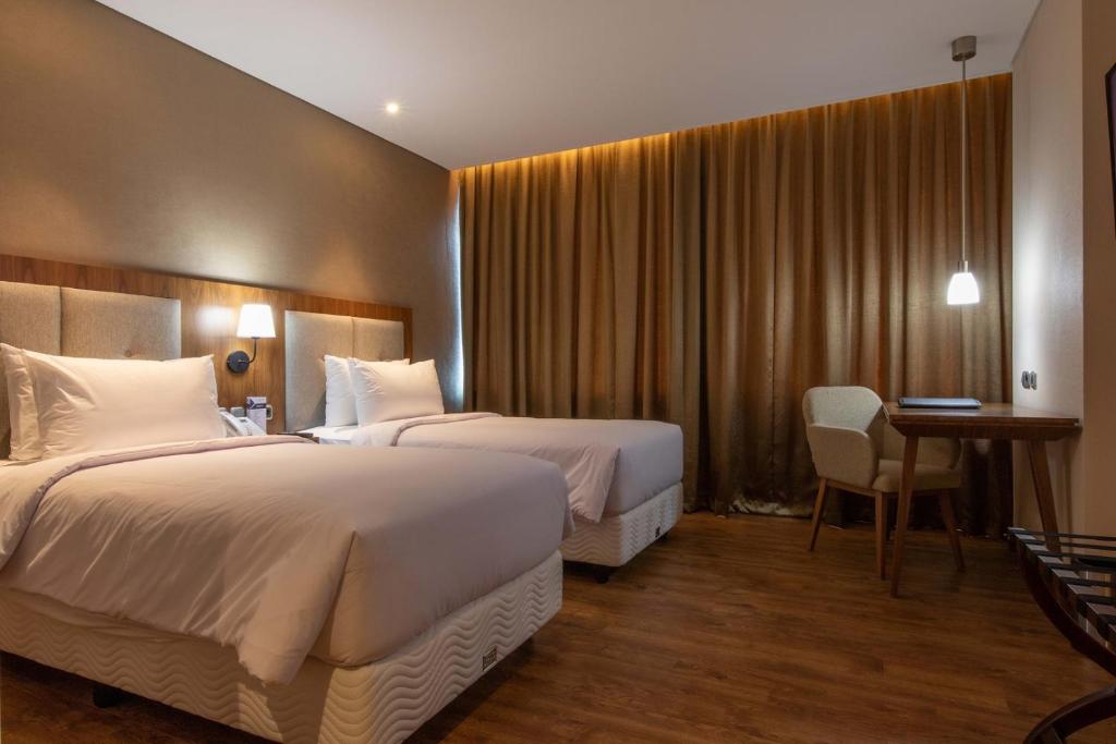 Avenzel Hotel & Convention Cibubur photo 2
