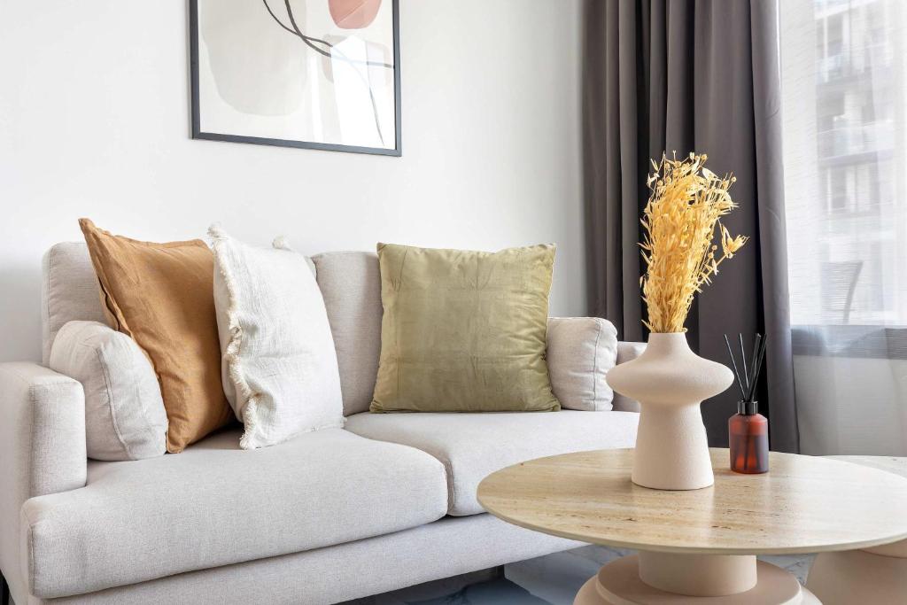 Silkhaus Chic 1BDR in Oasis Tower in Masdar City