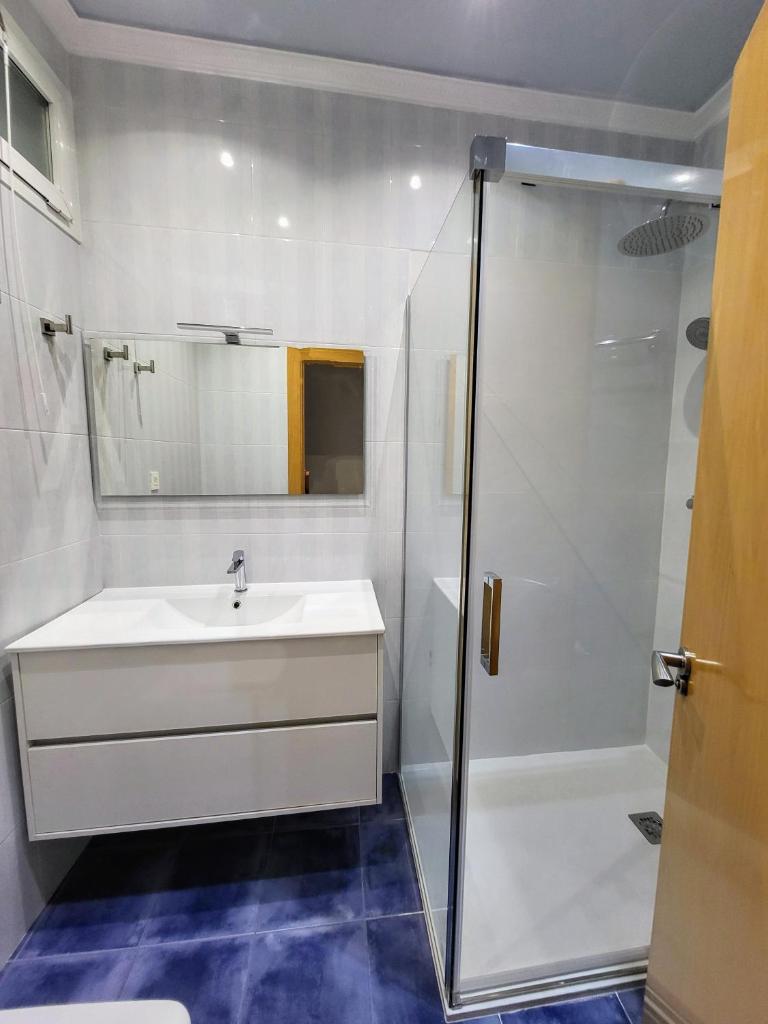 San Mames Apartment - Free Parking - Tap to explore photos