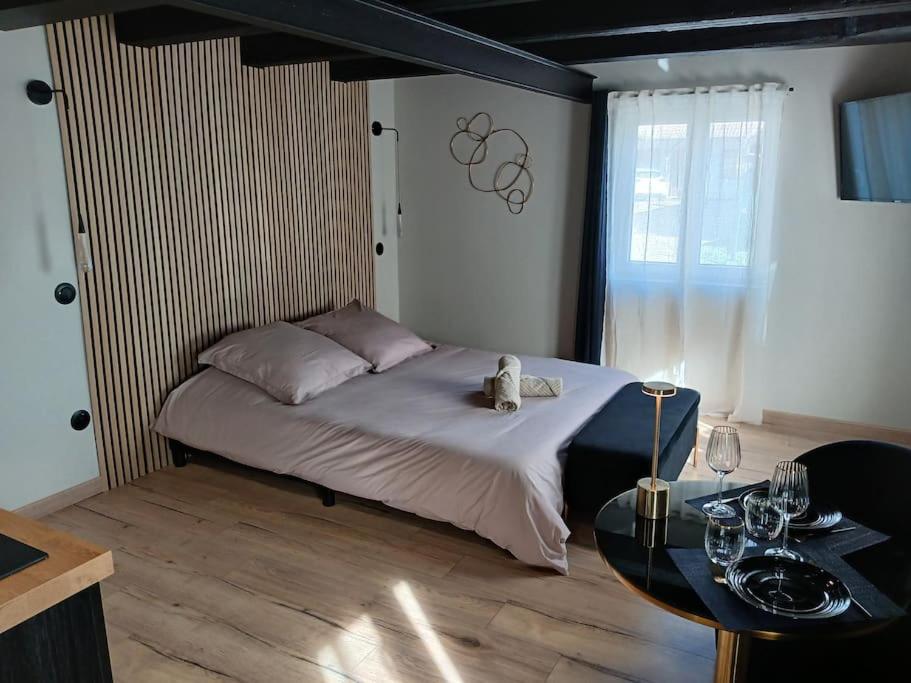 Love room Saphir- Balnéo & Sauna Privés - Tap to explore photos