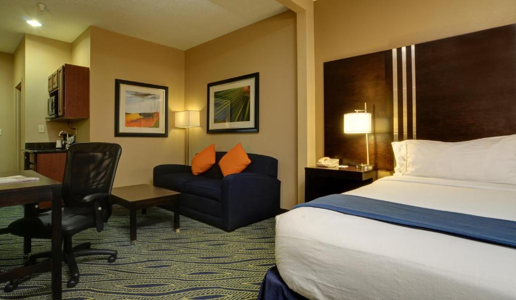 Holiday Inn Express & Suites Midwest City, an IHG Hotel photo 3