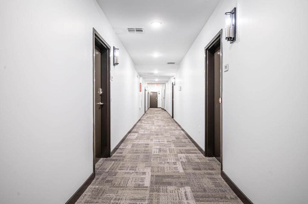 ATL 1B1B Condo! Free Street Parking! 542Blvd307 - Tap to explore photos