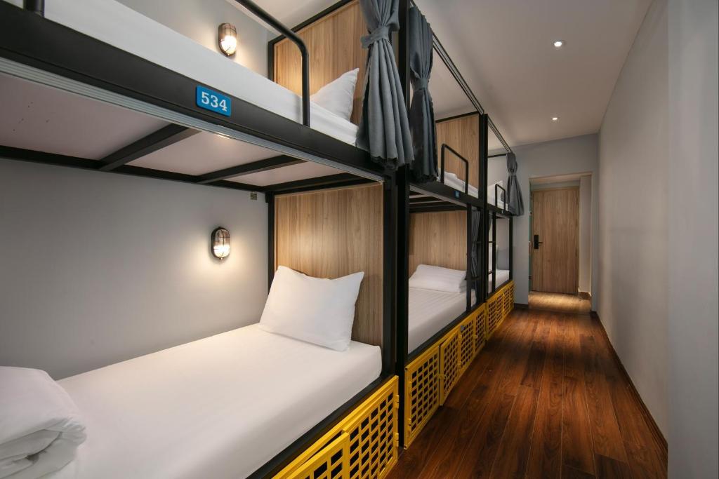 Lakeview Backpackers Hostel & Rooftop Bar