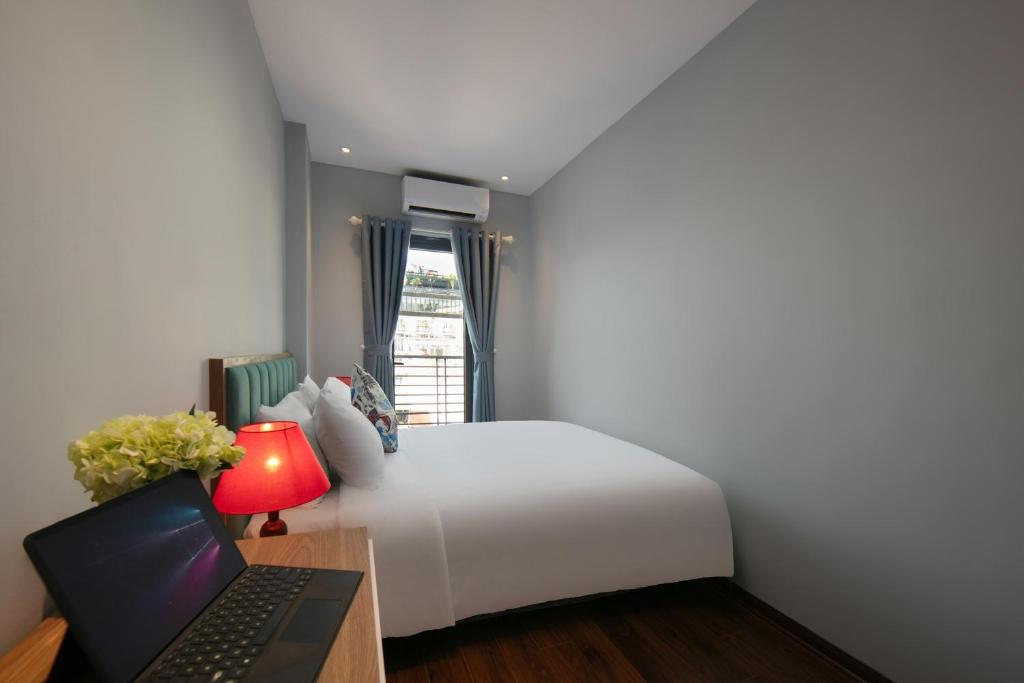 Lakeview Backpackers Hostel & Rooftop Bar