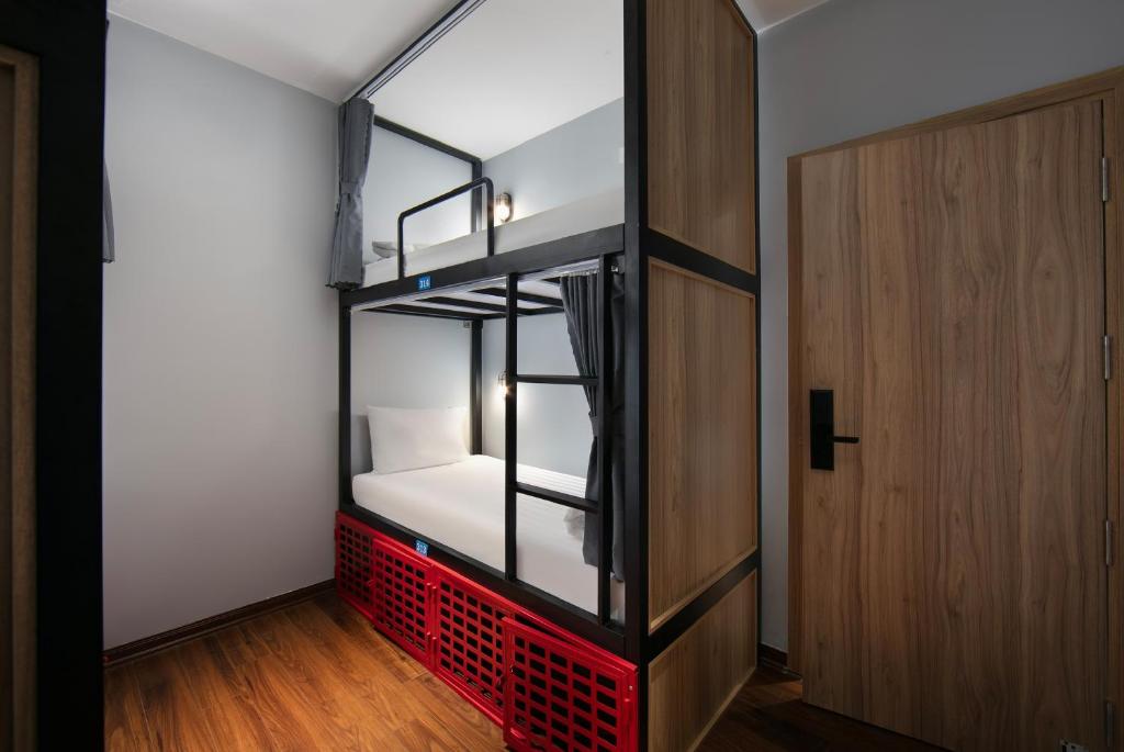 Lakeview Backpackers Hostel & Rooftop Bar