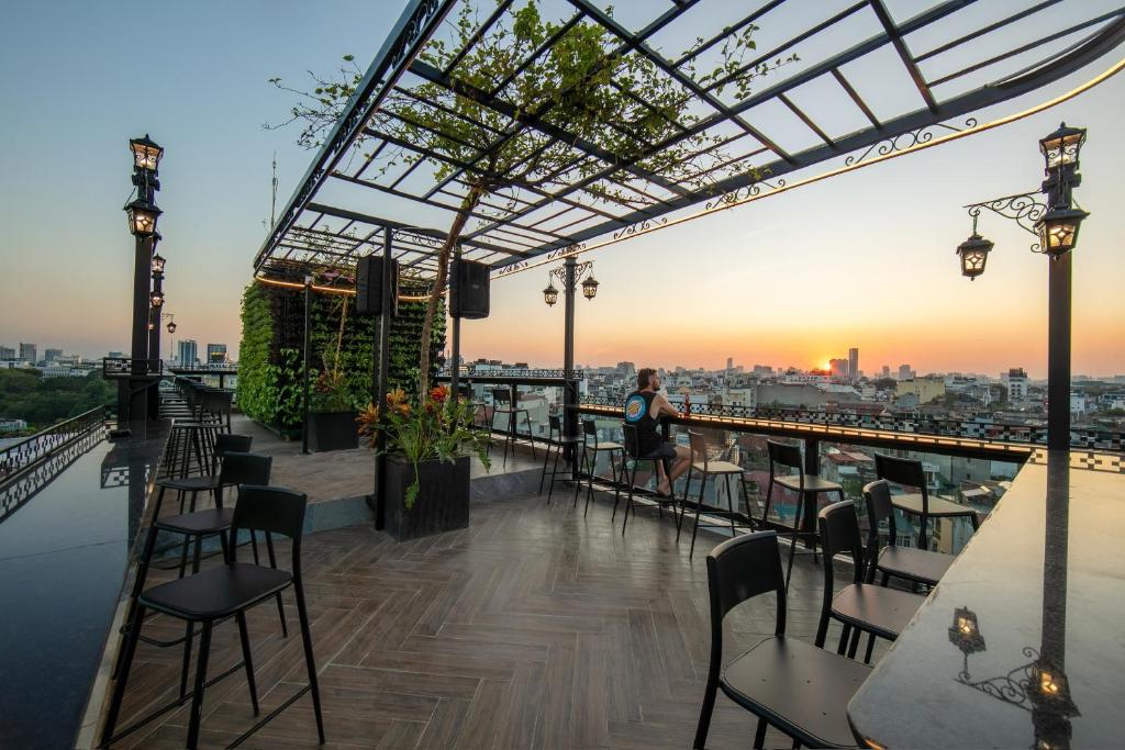 Lakeview Backpackers Hostel & Rooftop Bar