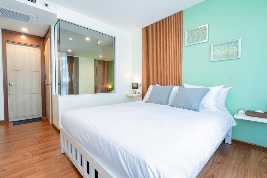 เจ เดอะพาร์ค คอนโดเทล Room Type - Executive Triple Room