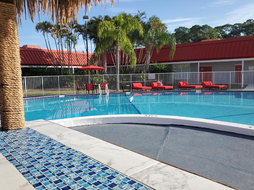 Vero Beach Inn & Suites I-95 image