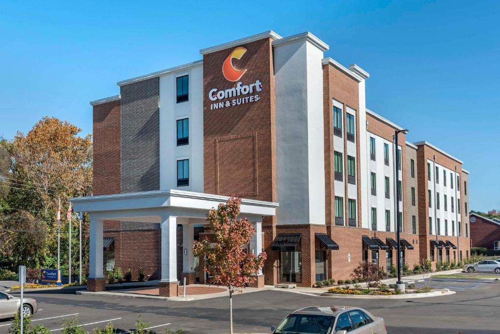Comfort Inn & Suites Downtown near University image