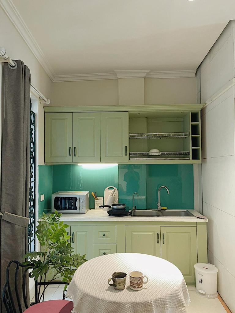 Migo Housing - Hanoi Beer Street - Lift and Spacious - Ensuite Kitchen - Ensuite Bathroom