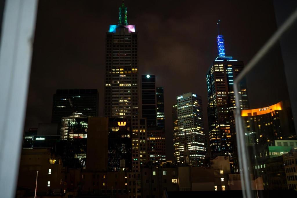 Melbourne Town Hall View Serviced Apartment
