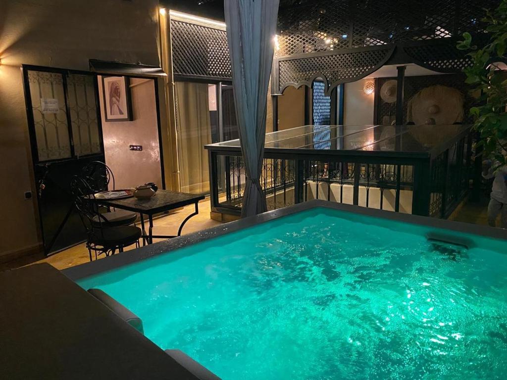 Riad ART DE VIVRE avec Jacuzzi - Tap to explore photos