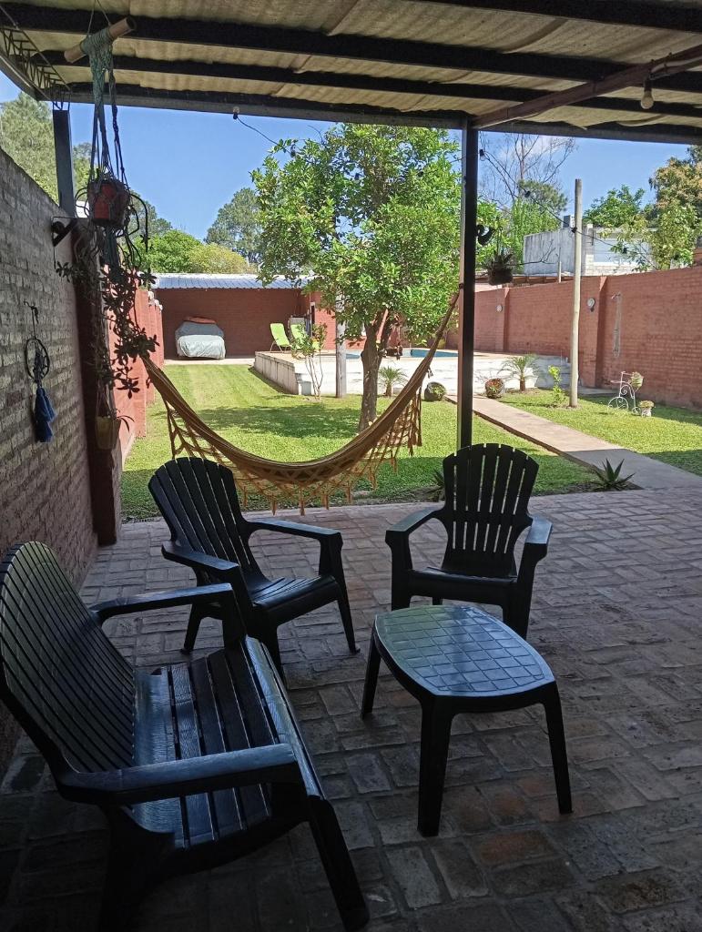 Casa con pileta frente a la Laguna Soto