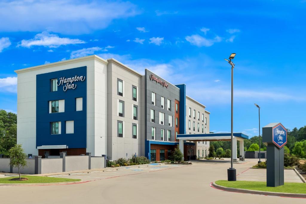 Hampton Inn Longview image