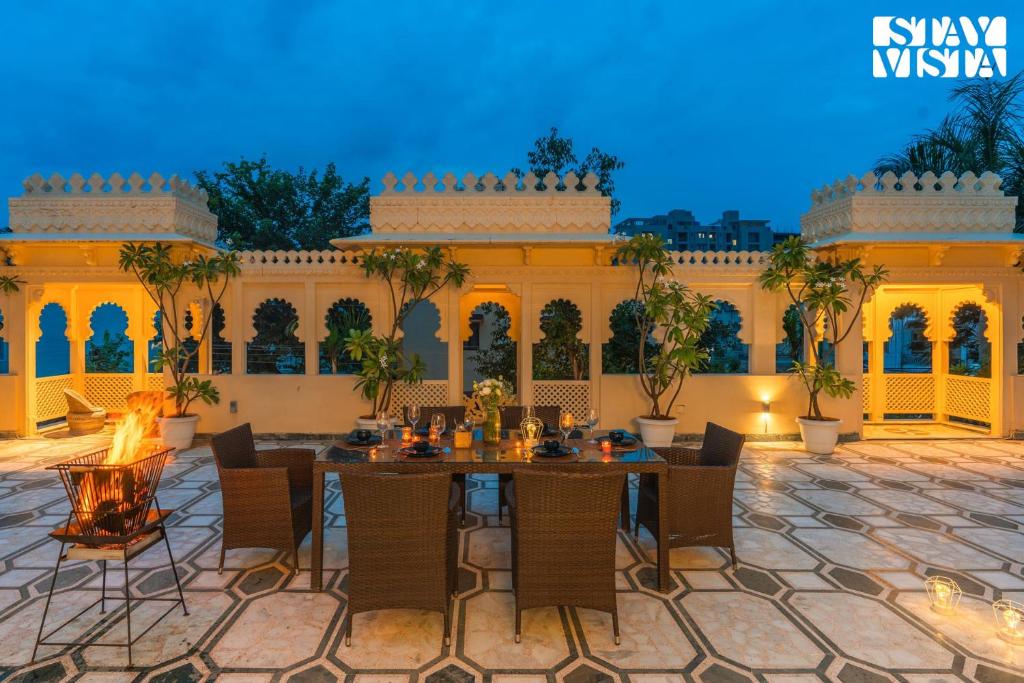 Udaikot by StayVista, A hill-view villa adorned with Heritage decor, Offering a terrace, Lawn & Indoor games for a perfect retreat photo 2